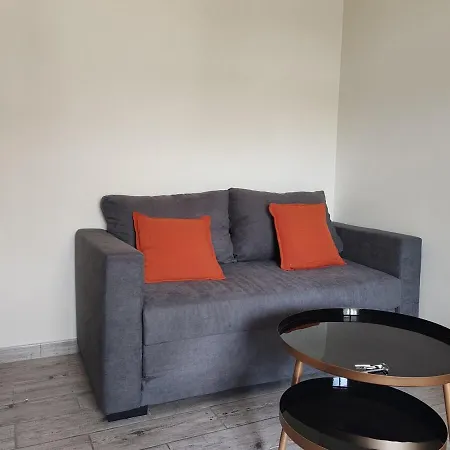 شقة Beautiful - Private Terrace - Wi-fi - Air Conditioning *