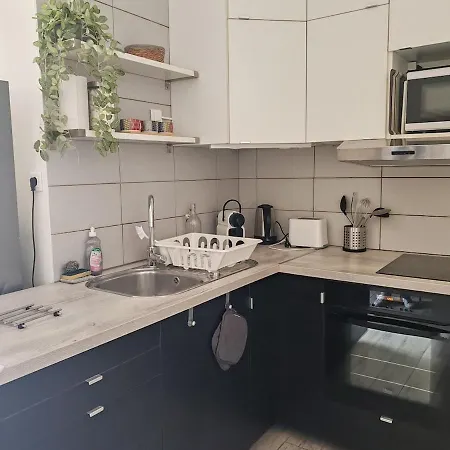 شقة Beautiful - Private Terrace - Wi-fi - Air Conditioning *