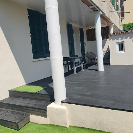 شقة Beautiful - Private Terrace - Wi-fi - Air Conditioning *