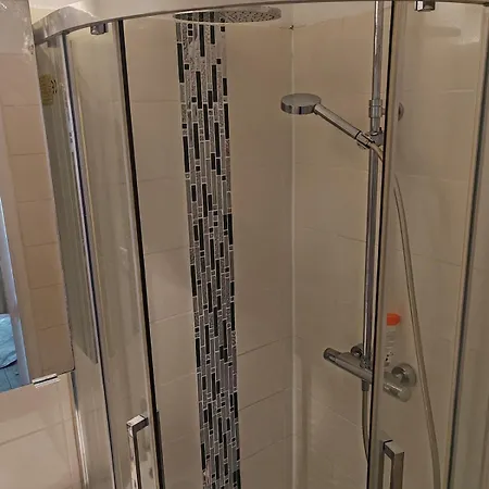 شقة Beautiful - Private Terrace - Wi-fi - Air Conditioning *