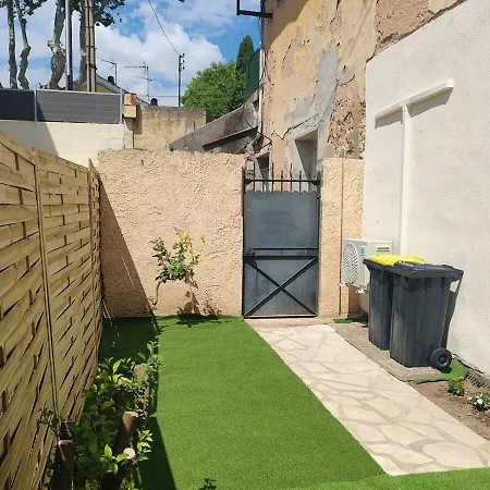 Beautiful - Private Terrace - Wi-fi - Air Conditioning شقة *