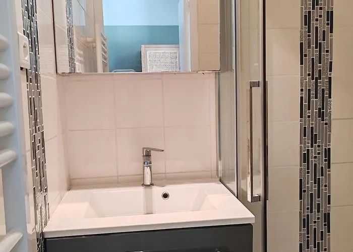 Beautiful - Private Terrace - Wi-fi - Air Conditioning * טולון